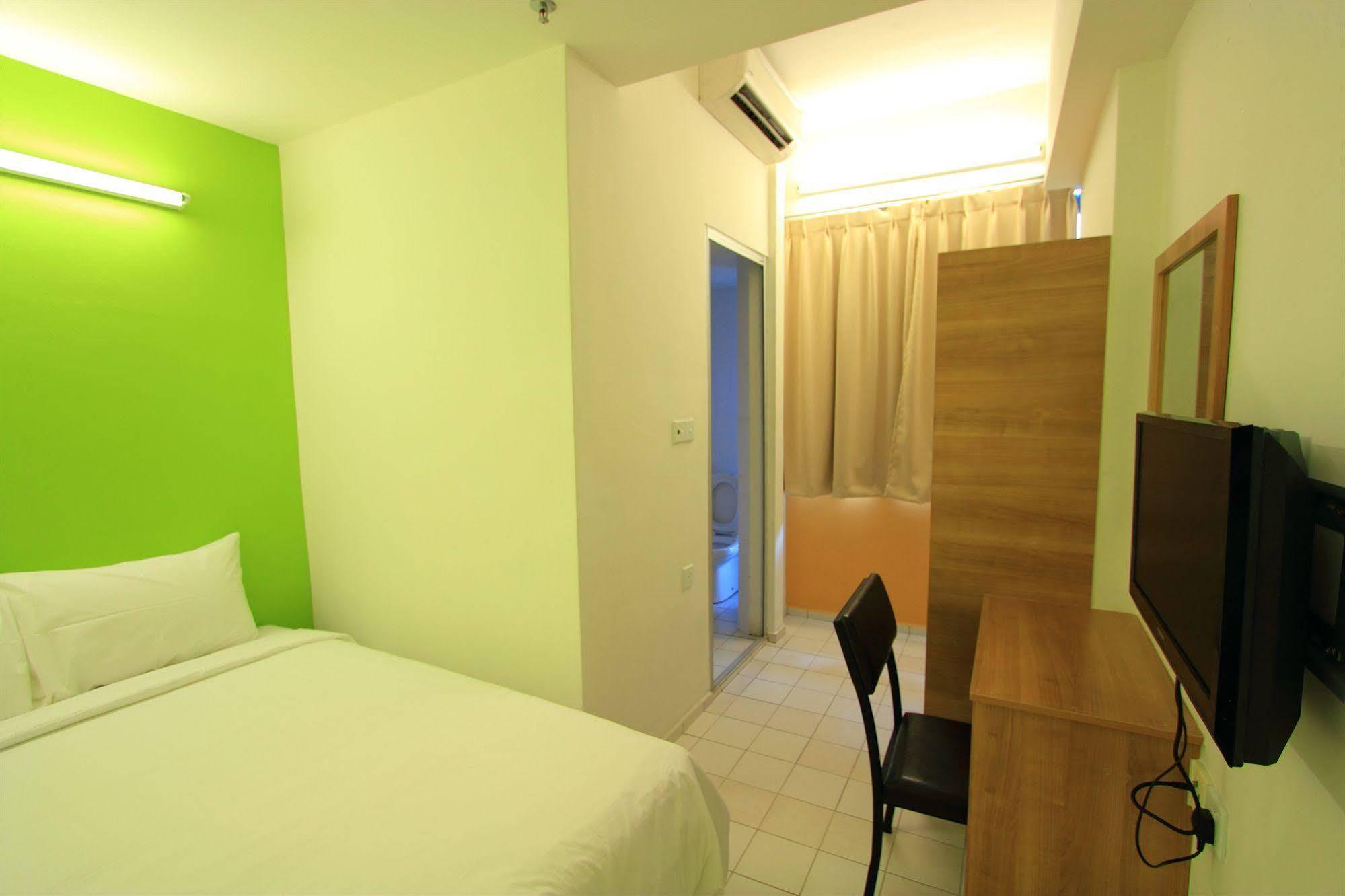 Oyo 90150 City Campus Lodge & Hotel Куала-Лумпур Экстерьер фото