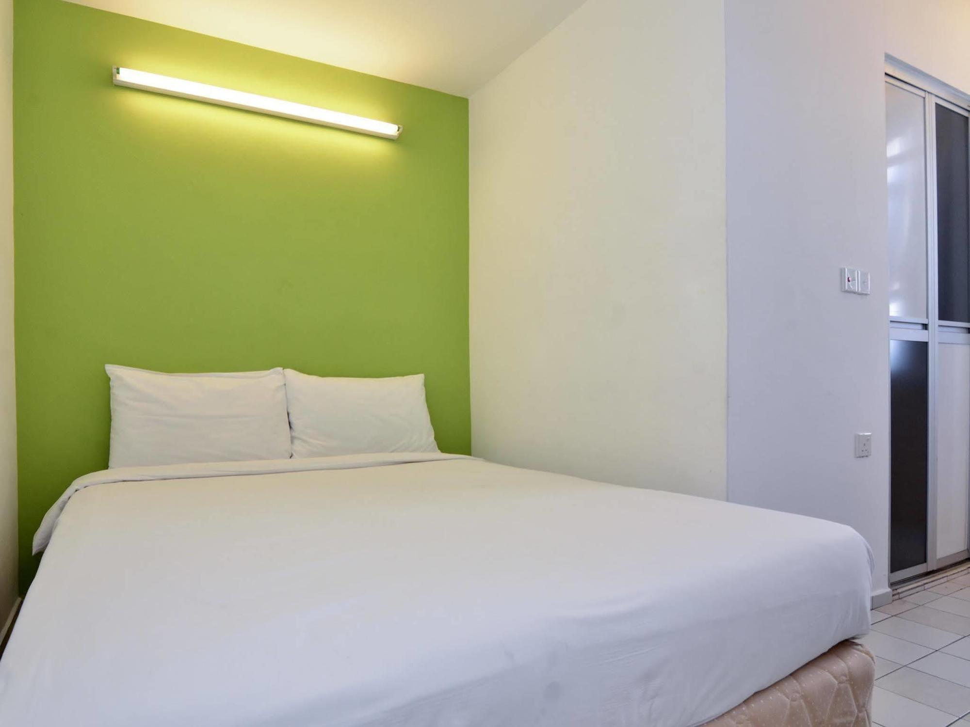 Oyo 90150 City Campus Lodge & Hotel Куала-Лумпур Экстерьер фото
